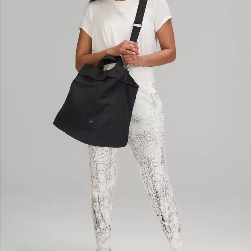 Lululemon On My Level Bag 2.0 19L